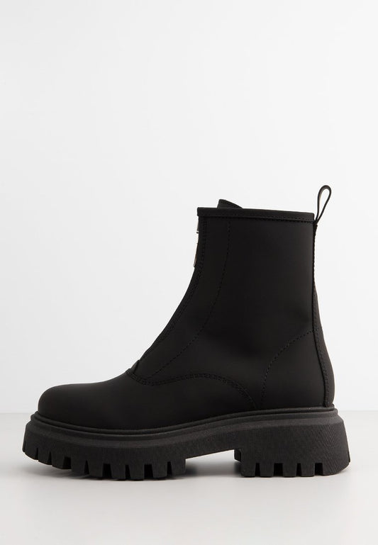 Chunky zip boot Women